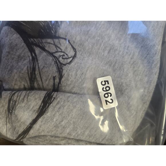 Disney Princess Shirt Women Small Gray Art Drawing Graphic Tee Short Sleeve 5962 - Picture 7 of 7